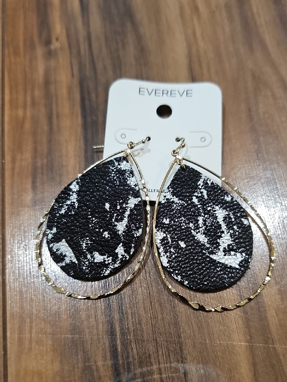 Evereve Black & White Teardrop Leather Double Hoop Earrings